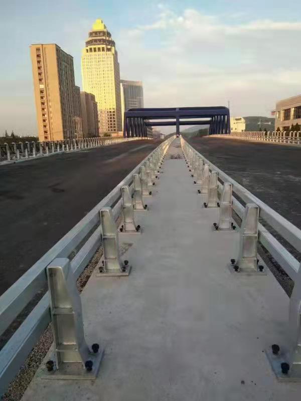 防撞護欄