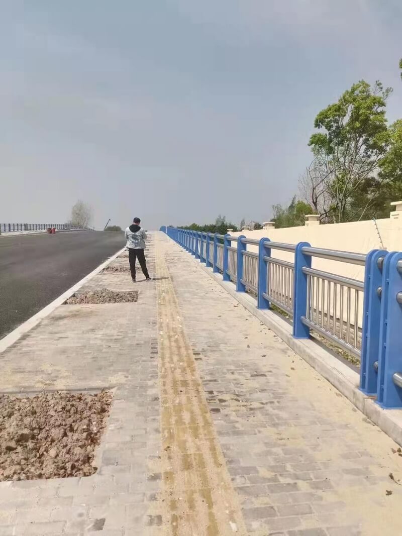 上海楊浦區橋梁防撞護欄工程